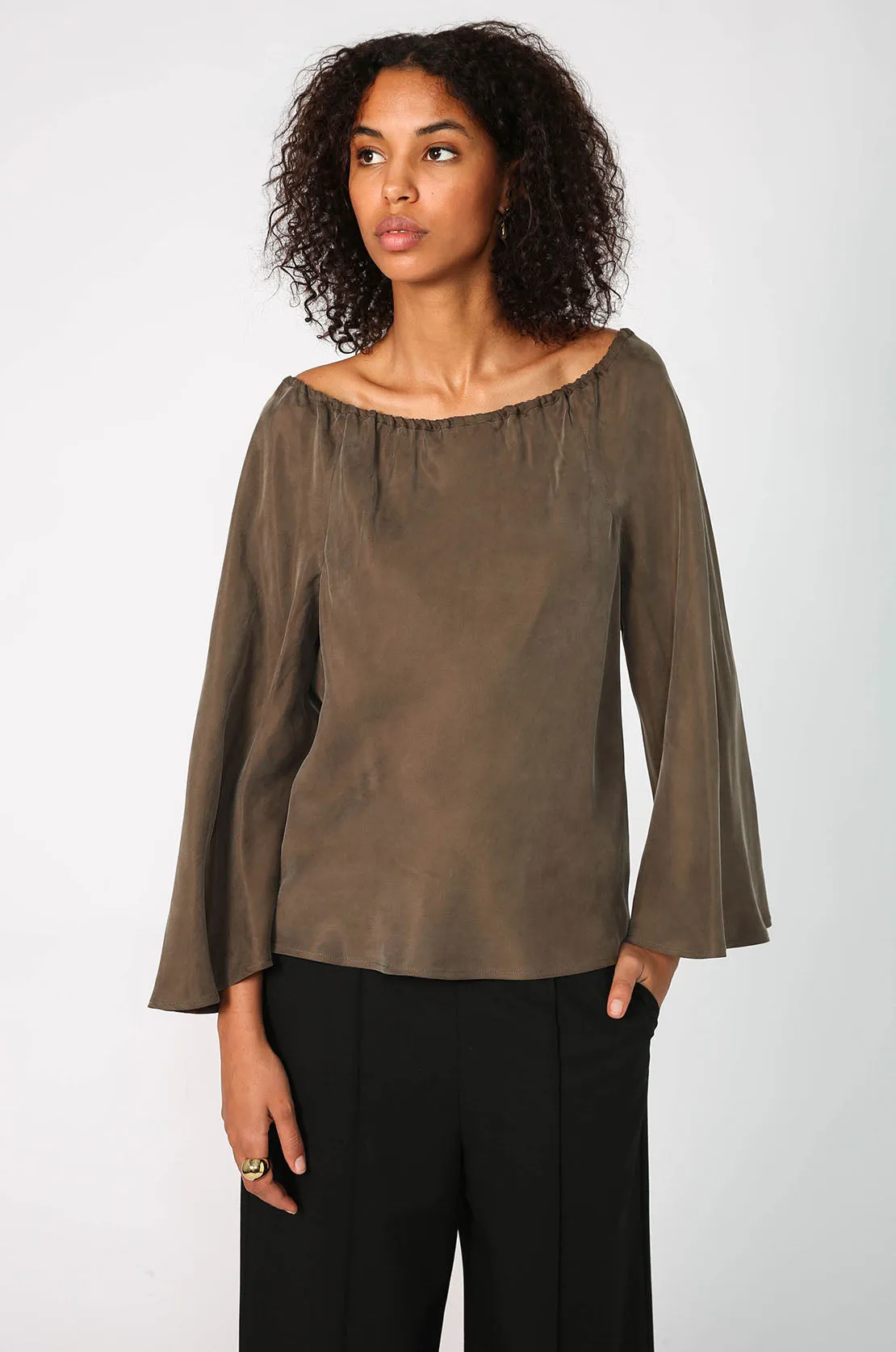 molten top / olive