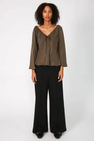 molten top / olive