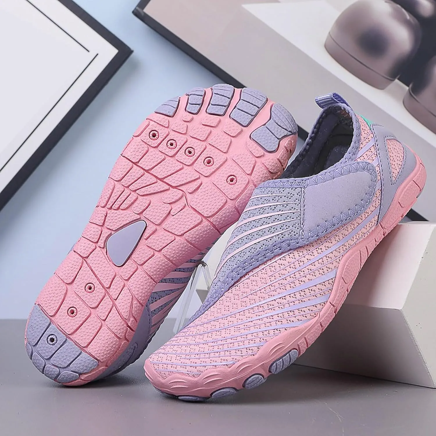 Women's Slip on Walking Shoes Non Slip Memory Foam Vintage Wide Running Shoes Breathable Gym Workout Shoes Ladies 2024 Fashion Sneakers